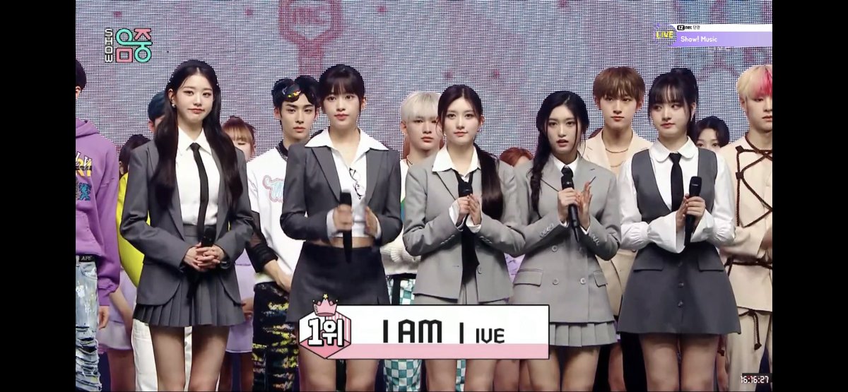LEESEO_MON's tweet photo. レイちゃんもテレビで見てたかな😌1位おめでとう😆
#IAM5thwin https://t.co/1DuRpnLXjl