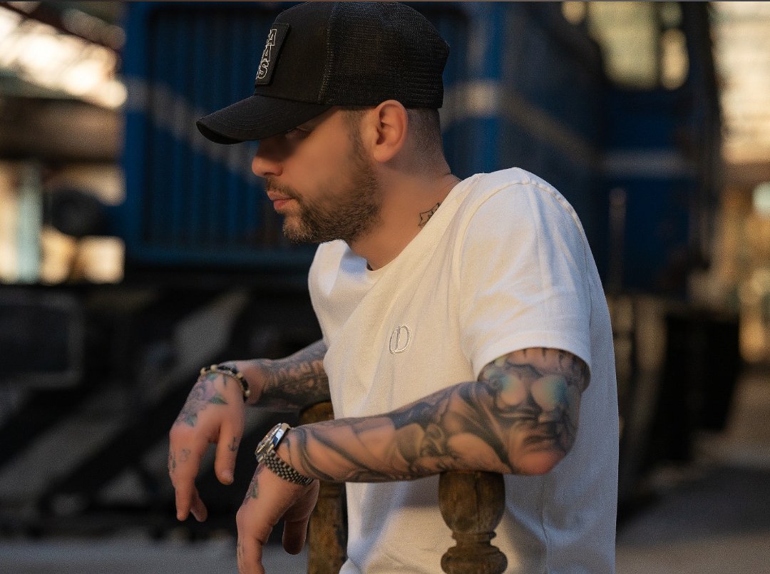 DdyNunes's tweet photo. Sorry for the wait party people but new songs are coming 🙏🍾 https://t.co/ctZ2eUvyPk
