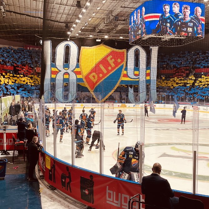 Stämningen, engagemanget och energin från Hovets fyllda läktare står i en nivå för sig💛❤️💙

Ser fram emot söndagens dubbel-DIF🙌🏻