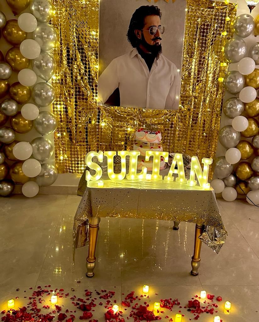 Muhamma01153197's tweet photo. ہیپی برتھڈے ۔۔۔۔۔۔

#HBDSahibzadaSultan422 https://t.co/f3sZoLxOnT