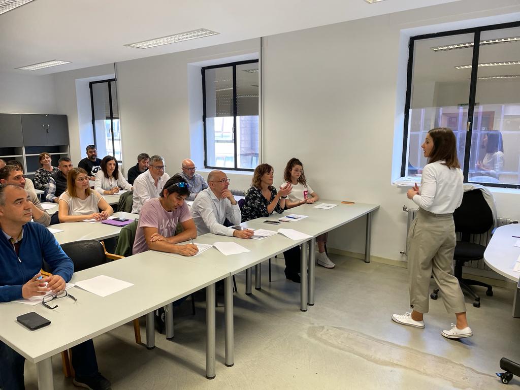 lorenzorios_ugt's tweet photo. Itinerario de formación sindical ,
Organizado por responsable sector Auto Fica UGT Navarra Ángel Valencia , impartido por nuestra abogada sindicalista Soraya.
Gracias a nuestros delegad@s por asistir
Fica UGT Navarra Abril 23 https://t.co/QENUGUf6Js