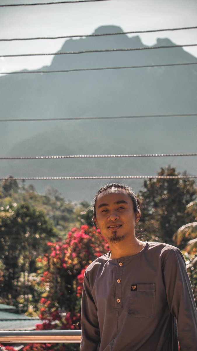 NurChimo's tweet photo. Just a random pic on 1st raya~ 

#love #instagood #photooftheday #fashion #trending #explorepage #viral #tbt #like4like #followme #picoftheday #follow #me #selfie #summer #art #instadaily #friends #repost #nature #trendingnow #fun #style #smile #food #instalike #EidMubarak2023 https://t.co/kKsQk0cUk4