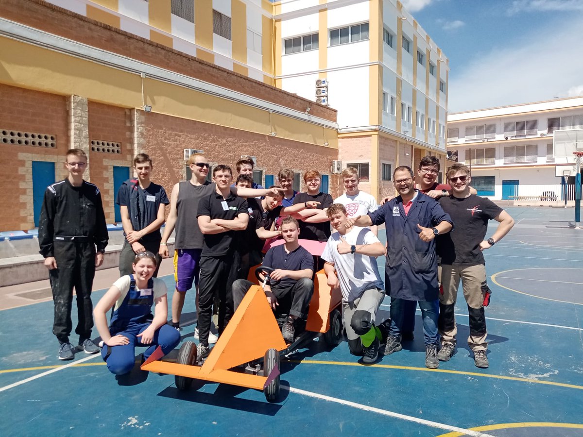 ErasmusTrinidad's tweet photo. Esperando ya para el próximo mes de mayo a nuestro 30 vehículo electrico realizado por alumnos de Europa en nuestro colegio ...el 29 ahí lo tenéis finalizado por la "škola a Střední průmyslová škola elektrotechnická Františka Křižíka” de Praga 🇨🇿 https://t.co/4YOmeYT4fu