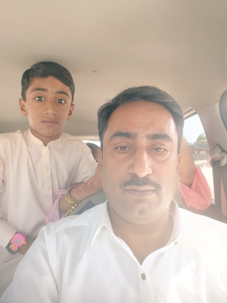 SKBhand25's tweet image. Eid Selfie
#ShahZain En Route to native village
