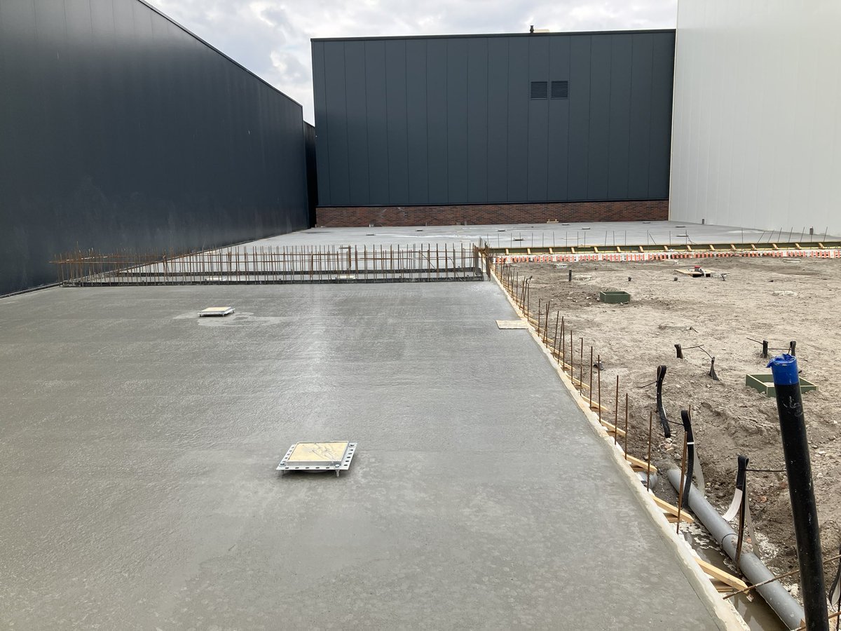 CHKBouwBV's tweet photo. Deze week vloer fase 2 stort gereed gemaakt en ook gelijk weer 90 m3 beton gestort ✅. #weermooigelukt. Bij Muijs Seafood https://t.co/a4tqfJu9EF