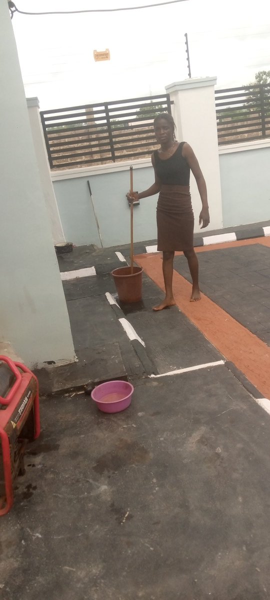 Aduragbemi52's tweet photo. Good day ma @MensahEstherOmo  please ma am a student of ACE Ondo, I sell bread on the road and do house cleaning to pay my fees , please ma I need help with getting a container that I can be putting my goods when I go for lectures because of rain. Please ma anything to help https://t.co/TgsNawzFqv