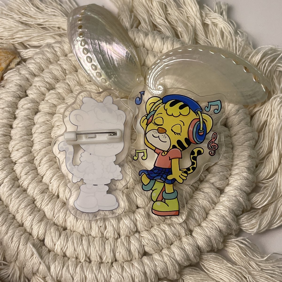 Cute acrylic pins, the shape and image all can be customed. 

Do you have a lovely little stuff to ornament your bags?

#pins #badges #acrylicpins #acrylicbadges #cutepins #kawaiipins #cutetiger #custombadges #custompins #animepins #animebadges #cutearts #anime