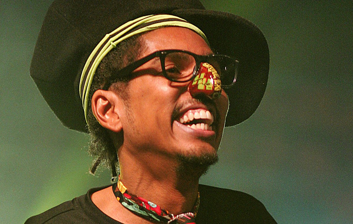 Two years ago on this day, we lost the talented Shock G from Digital Underground! He was found dead in a motel room in Tampa, Florida. Rest well king 👑 
.
.
#ripshockg #shockg #hiphop #digitalunderground #80shiphop #90shiphop #hiphophead #hiphoplegend #hiphopbackintheday #hhbitd