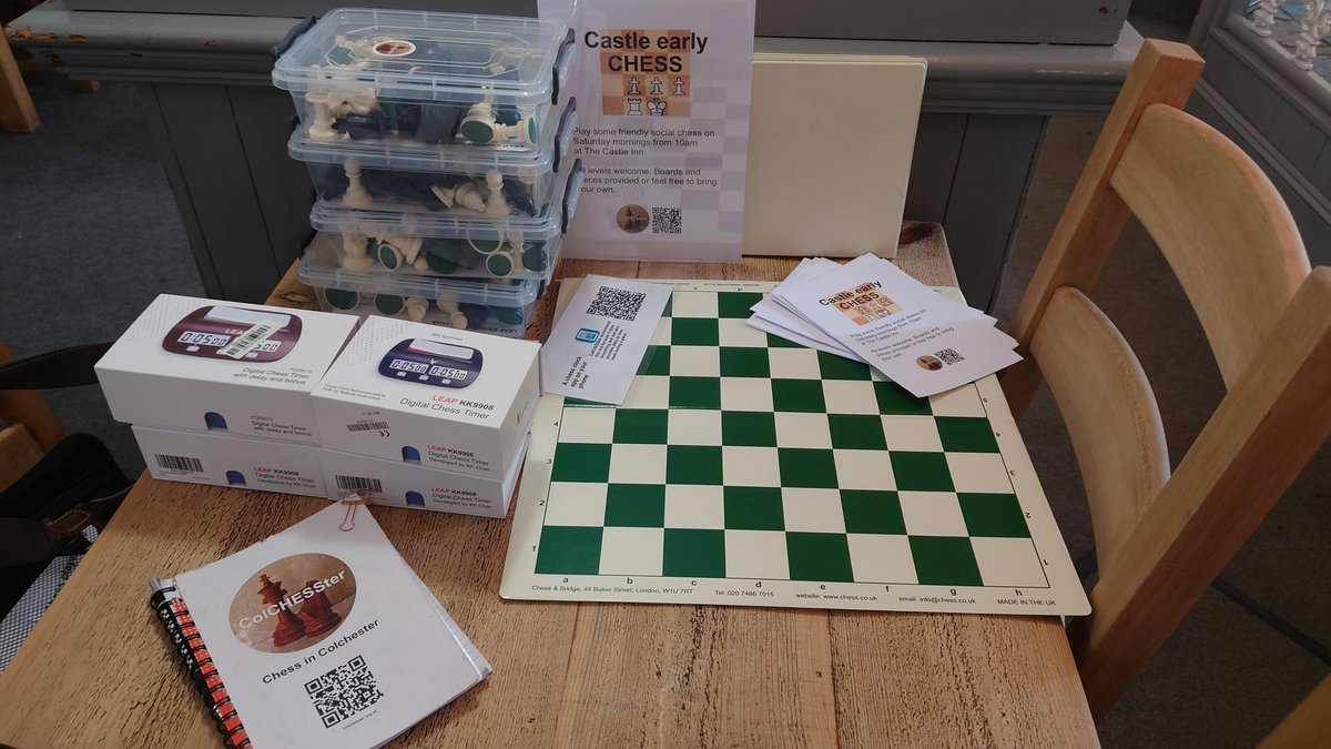 ChessInColter's tweet photo. Travelling light today for Castle early CHESS so using smaller green and white boards. #Chess #Colchester #pubchess #MakeAMove https://t.co/NCRChRnFwH