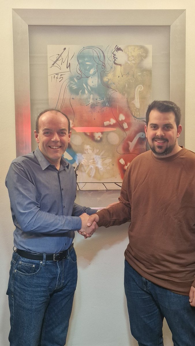 SVicente_Azzati's tweet photo. Ens hem fet de pregar, però per fi vos podem anunciar que #SantiMuñozGiron será el nostre artiste infantil per a 2024 #azzatifacamí #falles24 #açovadebó #alogran #ilusionsrenovades #elpresentteportaalfutur https://t.co/1mRntqe7KA