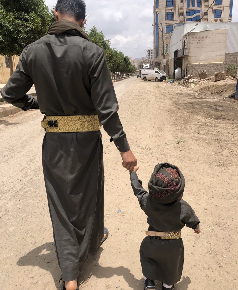 almeksikiya's tweet image. Their matching thobes😭