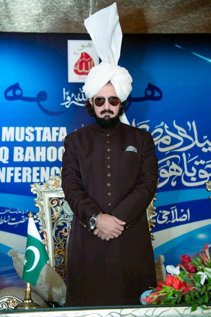 saleem4342's tweet photo. Great personality of Pakistan
#HBDSahibzadaSultan422 https://t.co/tgu4M2PGt2