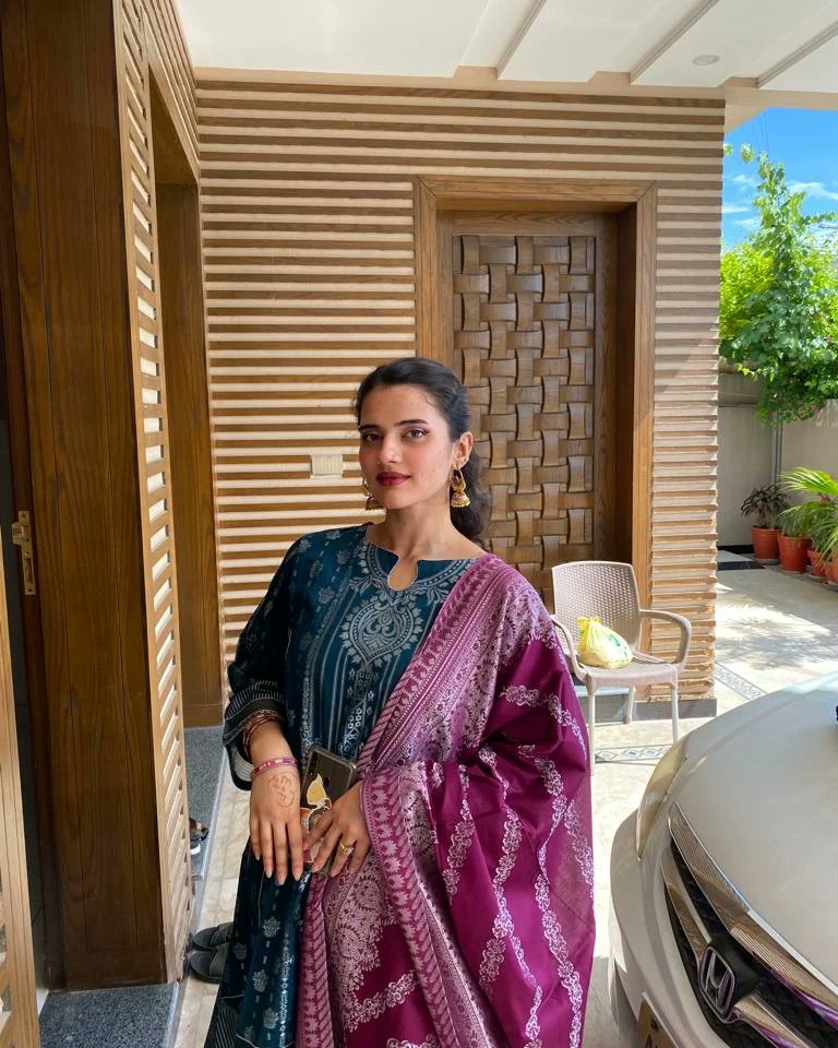_fittaymu's tweet photo. eid ka chaand din mai nikal aya 🌙 https://t.co/9r0A4TYbRP