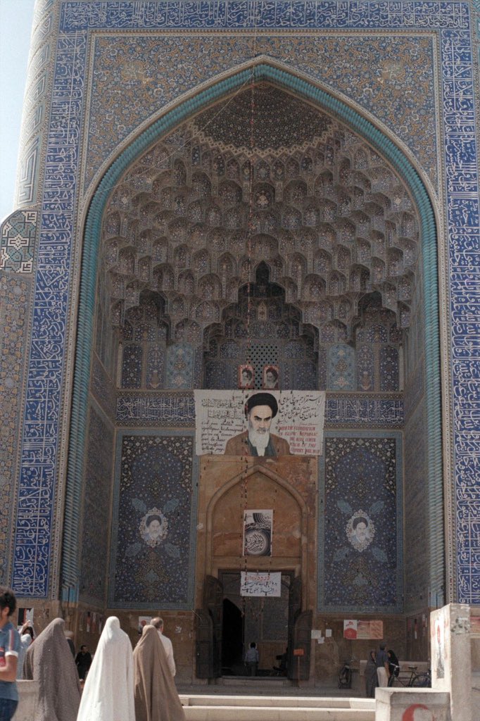 IranHistoryPics's tweet photo. مسجد شاه اصفهان
سال ١٣۵٨
عکس از Annabelle Sreberny https://t.co/fF055UfU2L