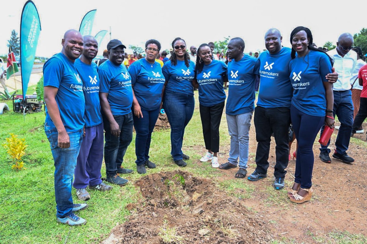 StanChartKE's tweet photo. In partnership with the County Government of Kisumu, Kisumu Judiciary &amp; the Kisumu Campus of the University of Nairobi, we launched the  ‘Kisumu City Greening Initiative’. Led by Governor Anyang' Nyong'o, the teams planted 1,500 tree seedlings along the  Kisumu Airport Corridor. https://t.co/hlmSdTOrbH