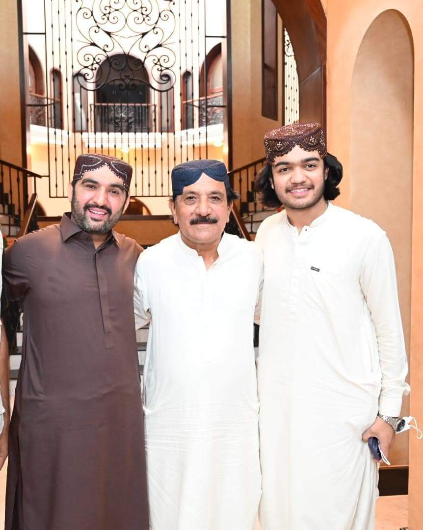 AshiqZardari110's tweet photo. Nawab Shah: President of Pakistan Peoples Party Parliamentarians Asif Ali Zardari offered Eid prayers in Nawabshah Former President Asif Ali Zardari met with the people of his constituency at Zardari House Nawabshah after Eid prayers and celebrated Eid. #EidUlFitr #eidmubarak https://t.co/1R4qR42ZyY