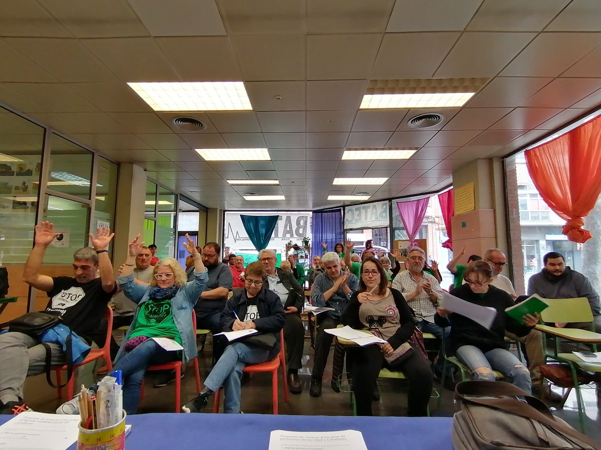 pahcatalanes's tweet photo. Comencem nova assemblea de #PAHsCat.
Avui ben acollides per @PAHLleida https://t.co/1iCx7AQWLu