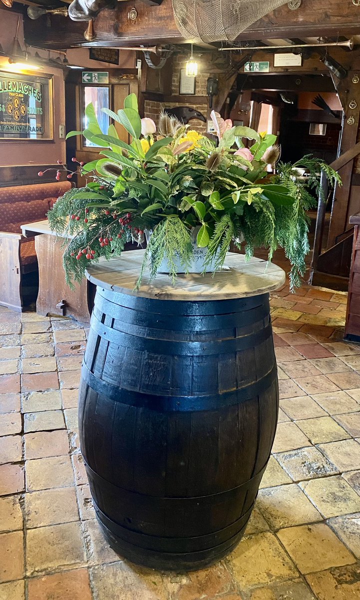 Ellough1's tweet photo. Some of my art work, most of the foliage is taken from my outdoor walks then I create a warm welcome with a pleasant display. https://t.co/EkQCHcTUxR