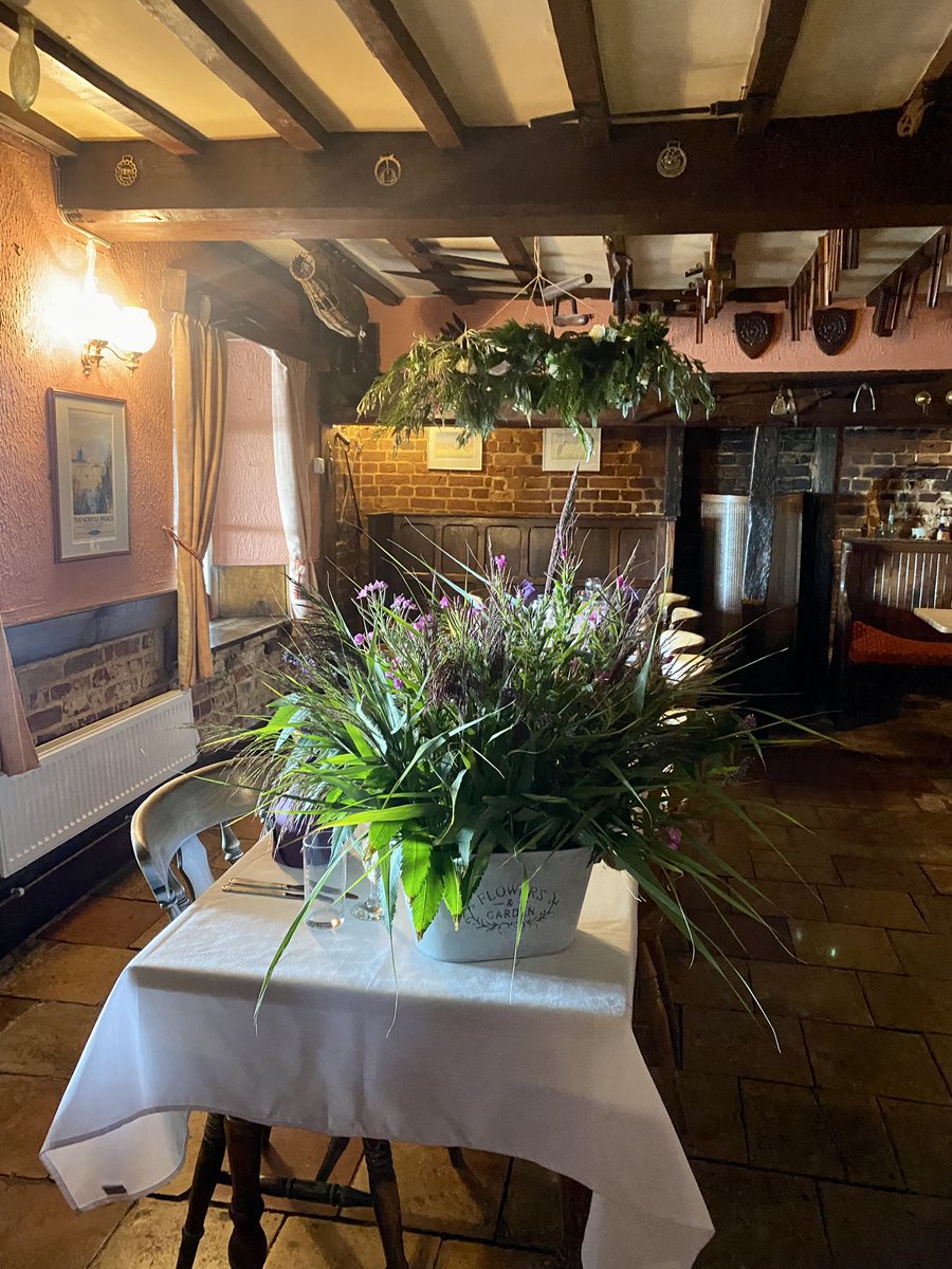 Ellough1's tweet photo. Some of my art work, most of the foliage is taken from my outdoor walks then I create a warm welcome with a pleasant display. https://t.co/EkQCHcTUxR