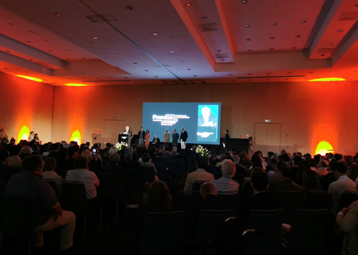 antoniomunozsev's tweet photo. La #arquitectura es clave en la evolución de las ciudades y tenemos un reto compartido por delante: la sostenibilidad y la transformación social.
👏Enhorabuena a los trabajos destacados en los premios @COASevilla, como el proyecto "Animalario @pablodeolavide" de @AF6arquitectos. https://t.co/BDKFksXW1U