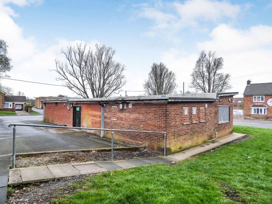 auctionhousene's tweet photo. Looking for a piece of the #commercial #investment pie in Chester le Street? 🥧

This #detached #property is already #tenanted and situated in an established and ever-evolving residential area - the perfect combination! Guide price: £75,000+, see more: https://t.co/PPI4fLvH0E https://t.co/ssLwjph1L7