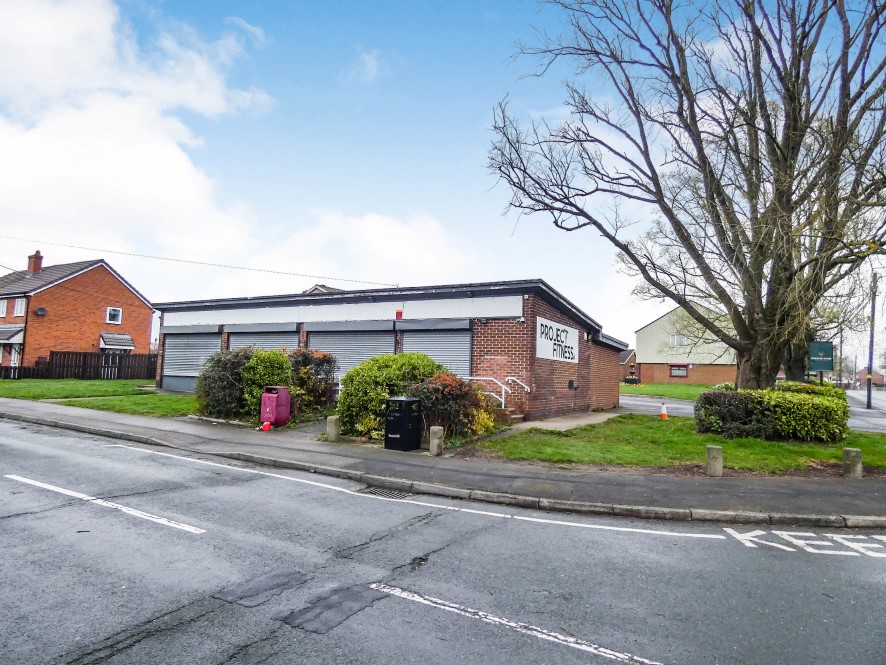 auctionhousene's tweet photo. Looking for a piece of the #commercial #investment pie in Chester le Street? 🥧

This #detached #property is already #tenanted and situated in an established and ever-evolving residential area - the perfect combination! Guide price: £75,000+, see more: https://t.co/PPI4fLvH0E https://t.co/ssLwjph1L7