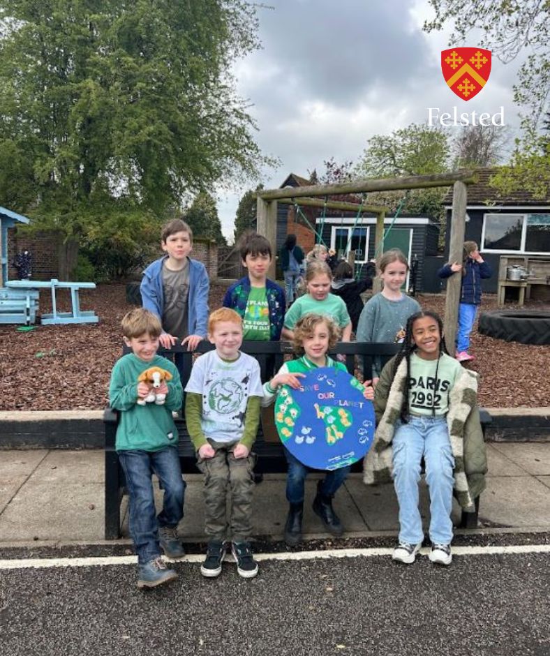 FelstedSchool's tweet photo. 🌍 @felstedprep had a busy day creating poetry &amp; artwork for #EarthDay, not to mention litter picking, investigating rising sea levels, climate change &amp; wearing blue &amp;/or green or even a fancy dress made out of recycled materials!
#FelstedInspires #FelstedDifference https://t.co/2gN6rSu6L1