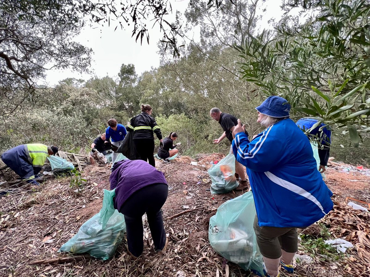 Retief Odendaal tweet media