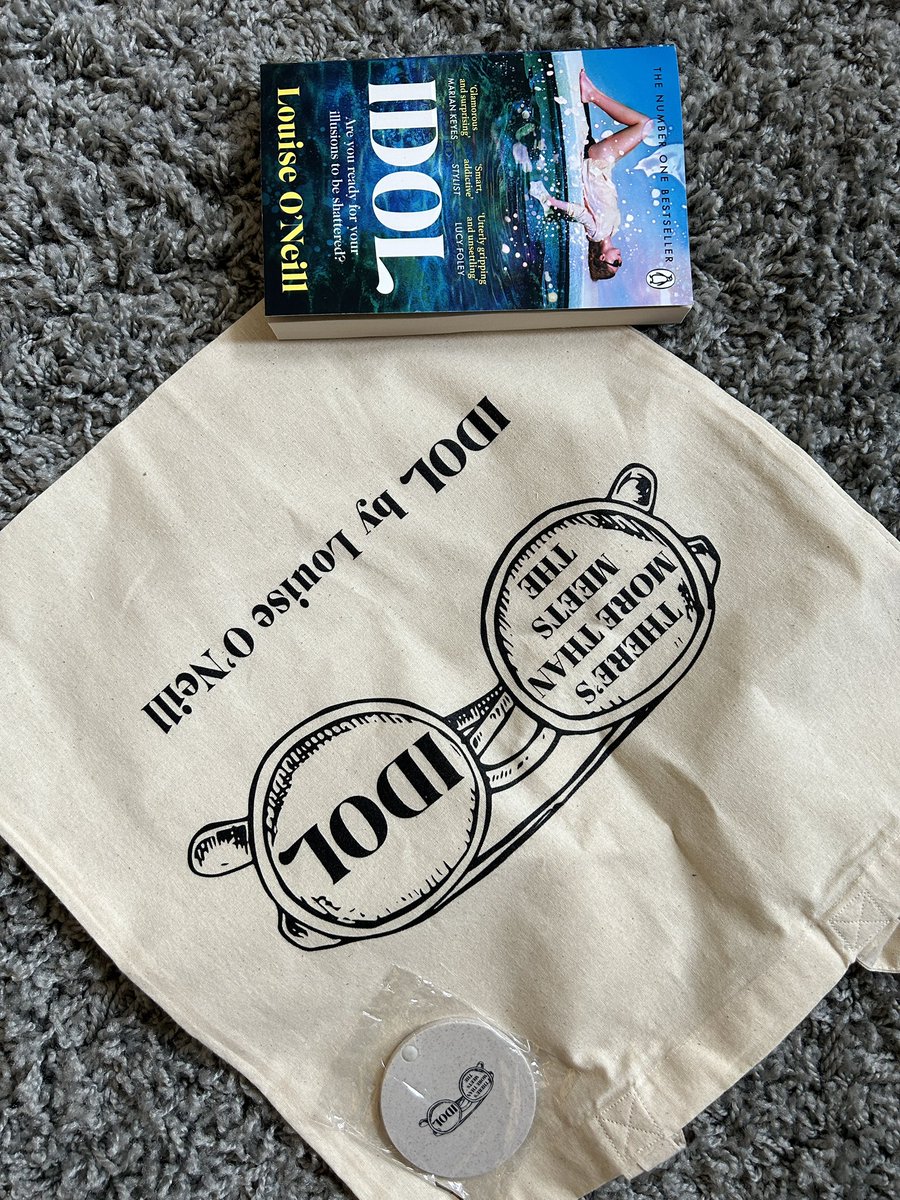 Paradi5eLibrary's tweet photo. ⭐️ Giveaway ⭐️ 

To celebrate paperback release of the incredible Idol by Louise O’Neill, the lovely people at Transworld have given me some goodies! 🕶️

To enter:
Like, follow, RT
Tag a friend 
Comment who you admire 
Extra entry - follow on insta / TikTok!

#BookTweet https://t.co/EgVGNPI5C8