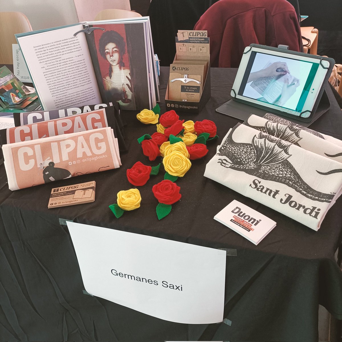 clipagbooks's tweet photo. S'aixeca el teló! Que comenci la funció
#santjordi2023 #imaginecafe #Clipag #RegalaUnClipag https://t.co/dp7JLSVktm