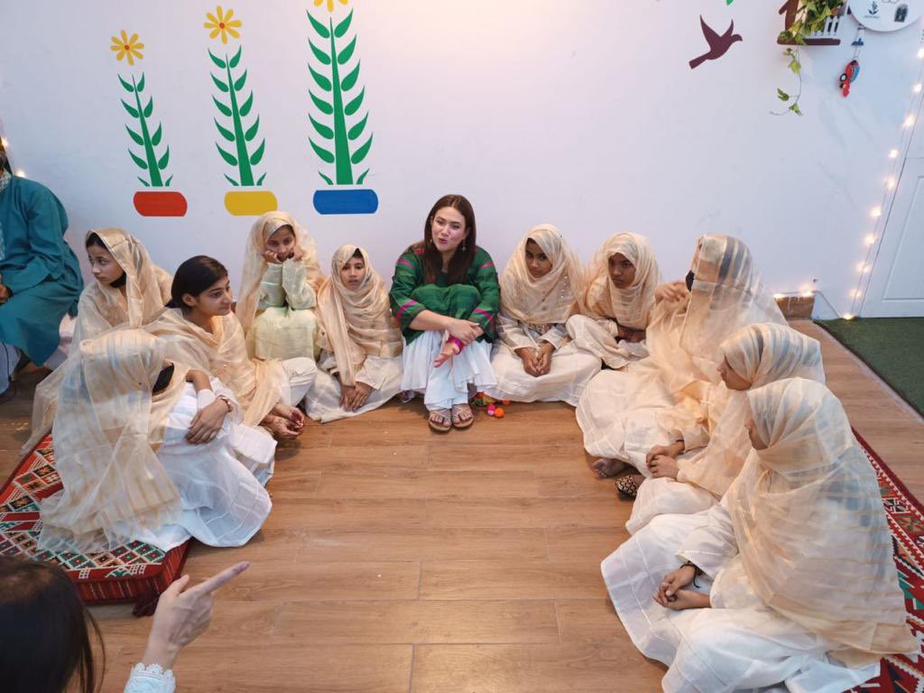 AliZFoundation's tweet photo. Ma’am @AyeshaFazli visits the children at Learning Hub on behalf of the AZF foundation to have iftar with the children and distribute Eidi. AZF continues to support the rehabilitation and education of these young children and their mothers from marginalized communities. #AZF https://t.co/pU4RihXIDa