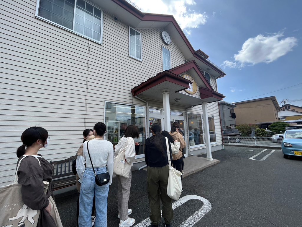 Gandaipanken's tweet photo. パン研究会です！🍞

本日パン屋巡り開催しました🥖
今回は福田パン、ガロパン、Michelに行きました！
参加してくださった皆さん、ありがとうございました！

次回は4月29日(土)に開催します！🥐

パン研究会に入りたいという方がいましたらDMお願いします！ https://t.co/uvAOoiLEL0