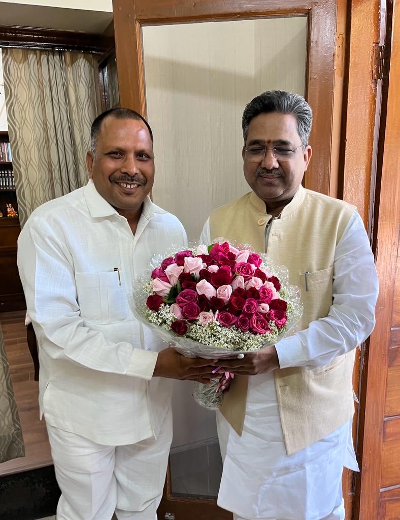 RajkumarKasaud5's tweet photo. श्रवण कुमार अग्रहरि खलीलाबाद नगर पालिका परिषद अध्यक्ष पद के प्रत्याशी…
@myogiadityanath @BJP4India @Bhupendraupbjp @idharampalsingh @swatantrabjp @MrYaduvansh @bjpanoop @sahjanandraibjp @kpmaurya1 @brajeshpathakup @AmitShah @narendramodi @JPNadda  @rajnathsingh @BJP4UP https://t.co/uaWxaI3Ita