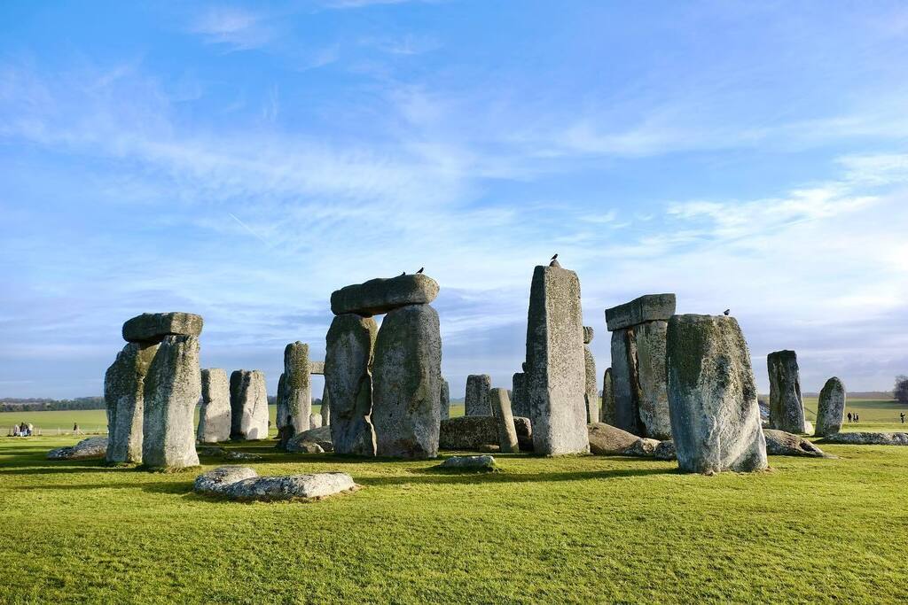 duongtm69's tweet photo. Stonehenge 🏴󠁧󠁢󠁥󠁮󠁧󠁿 

#trip #travel #traveler #traveling #adventure #travelphotography #traveltheworld #traveller #travelling #letsgoeverywhere #destination #travelpics #bestvacations #beautifuldestinations #bestplacestogo #wanderlust #vacation #instatrav… https://t.co/1fpOtMekAp https://t.co/dWchJhYKO9