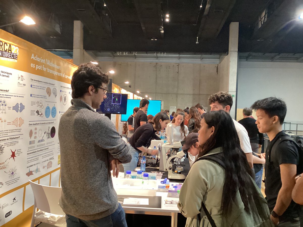 INC_UAB's tweet photo. Últim dia a la Fira de la #recercaendirecte, que organitza el @PCB_UB al @CosmoCaixa_CAT
Avui obert al públic general, no us ho perdeu! https://t.co/T4HiFxwGO5