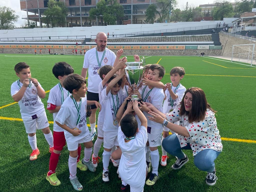 🥇🏆| CAMPEONES

El <a href="/RealJaenCF_base/">Real Jaén C.F. Fútbol Base</a>, se ha proclamado campeón de la categoría “2ª Andaluza Prebenjamín”.

¡Sois unos campeones,enhorabuena!👏🏻🤩