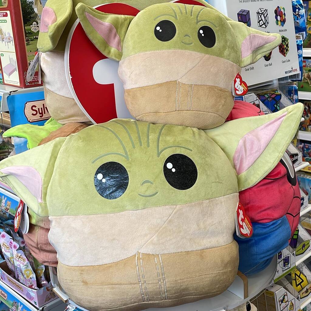 FanthaTracks's tweet photo. https://t.co/efqyIsRWTG
New grogu @tyofficial.co.uk mega #squishaboo appearing now in uk toystores uk only product #starwarsbeanie #grogu #babyyoda https://t.co/2LcT2jzp5c