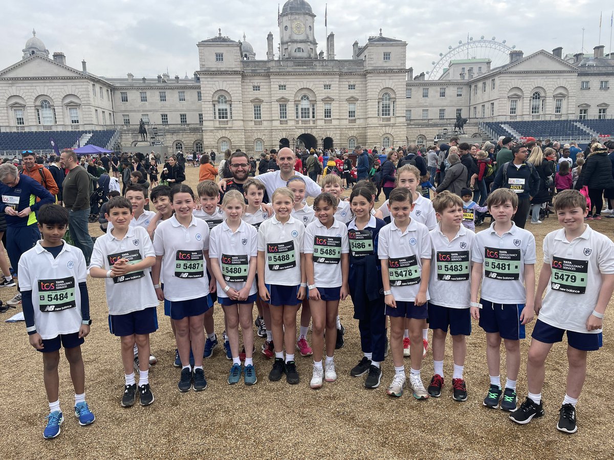 prospecths's tweet photo. Here are our 2.6km runners from Y5&6…. Ready to set off for their @londonmarathon mini marathon #LondonMarathon #WeRunTogether #prospecthouseschool #PHS #PHSPE https://t.co/GgNceuYWZk