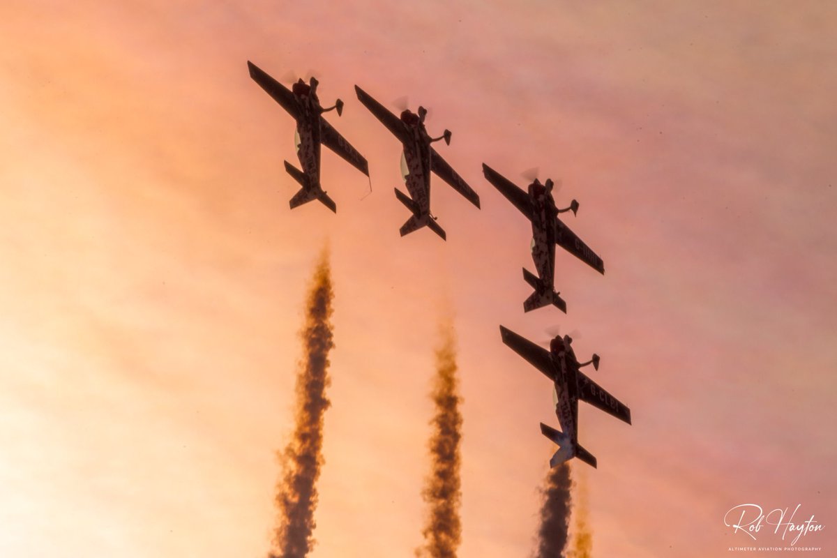ShutterbugWGC's tweet photo. Sticking with an evening/sunset type of image, hereโs the Global Stars Aerobatic Team climbing high at Fullers Hill Farm for last yearโs Little Gransden Air & Car Showโฆโฆ@airdisplaysโฉ โฆ@LittleGransdenโฉ #MarkJefferies #Aerobatics #Airshows #ChrisHymes #ChrisBurkett https://t.co/gEP5TJ0K9D