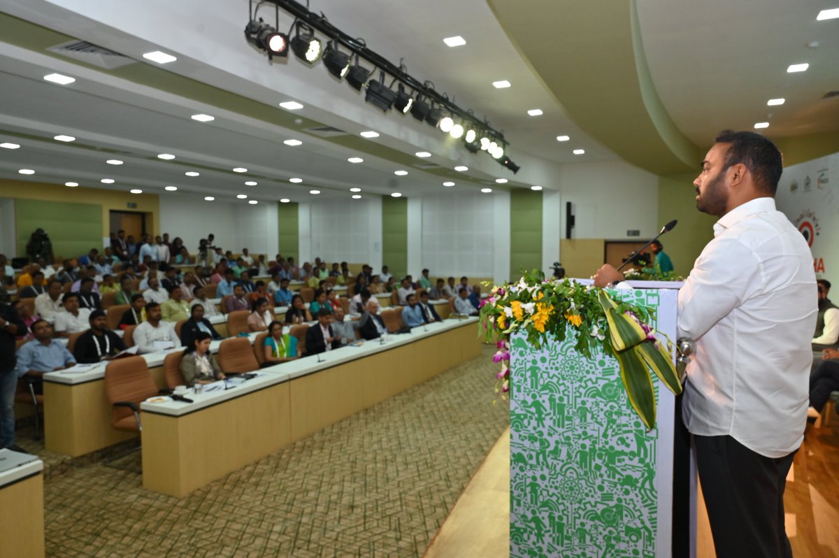 PritiranjanBJD's tweet photo. #skillconclave ର ଆୟୋଜନ ସଫଳ ହୋଇଛି।
-ଓଡ଼ିଶାର ଛାତ୍ରଛାତ୍ରୀ,ଯୁବବର୍ଗ ଏବଂ ମହିଳାମାନଙ୍କ ପାଇଁ Skill Conclave ନୂଆ ସମ୍ଭାବନା ସୃଷ୍ଟି କରିଛି।
-ଦକ୍ଷ ଏବଂ କୁଶଳୀ ମାନବ ସମ୍ବଳ ସୃଷ୍ଟିରେ ଓଡ଼ିଶା ସଫଳ ହେବା ସହ ବିଶ୍ୱର ଆବଶ୍ୟକତା ପୂରଣ କରିବ।
-ଓଡ଼ିଶାର ଯୁବସମାଜକୁ ନିଯୁକ୍ତି ପ୍ରଦାନକାରୀ ଏବଂ ନିବେଶକ ଭାବେ ଗଢ଼ିବାରେ Skill Conclave ସହାୟକ ହେବ।