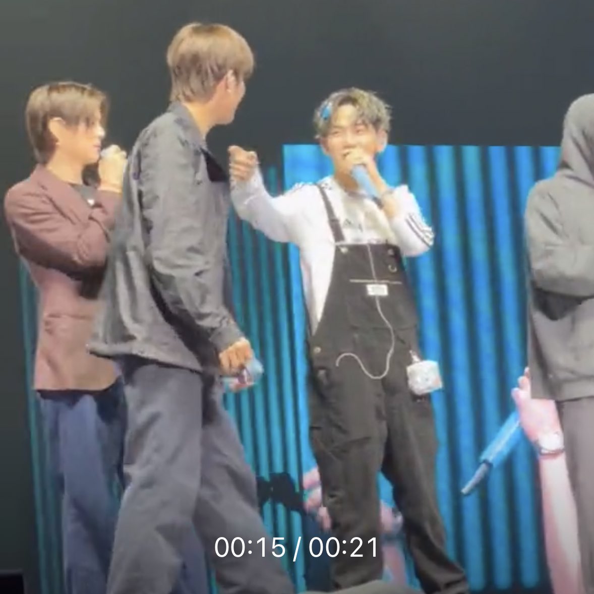mywishxlee's tweet photo. แก น่ารักมาก ฮุนซอกติดกิ้บมีมคู่กัน ทำไมน่ารักงี้อะ แล้วตอนนั้นที่มีมน้องส้อกอันนี้แมส จีฮุนก็เปลี่ยนดิสโปรไฟล์ตามทึเม ชอบมากแหละดูออกเลย5555555555 น่าร้ากกกกกกกก https://t.co/yqXyrnvM8j