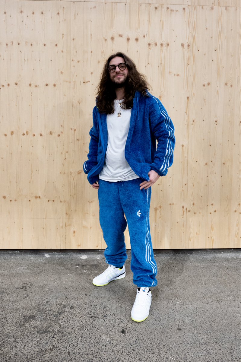 GM <a href="/farokh/">Farokh</a> wen <a href="/RugRadio/">Rug Radio</a>🎙️?!

The Indigo Herz drop💙
Available April 26/27