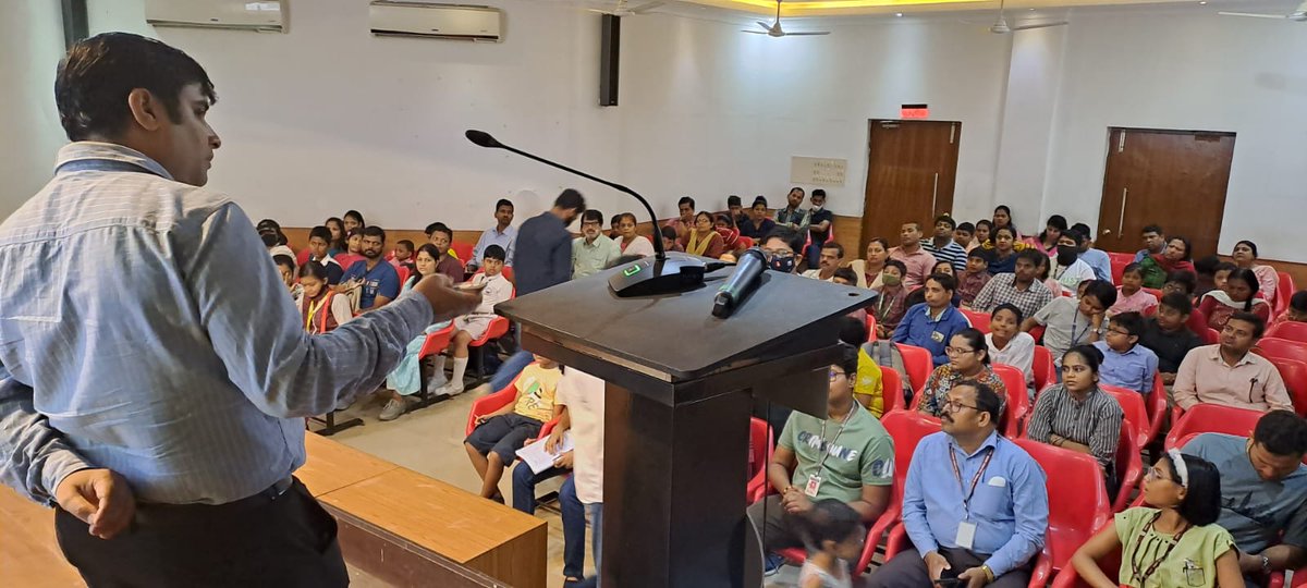 RSCBhubaneswar's tweet photo. In collaboration with @sgrpvtltd @RSCBhubaneswar a unit of @ncsmgoi @MinOfCultureGoI  conducted a session on #WasteManagement during the celebration of #EarthDay2023 on 22nd April, 2023.
#Workshop #Presentation #g20summit2023 #AzadiKaAmritMahotsav https://t.co/qauKhznLaC