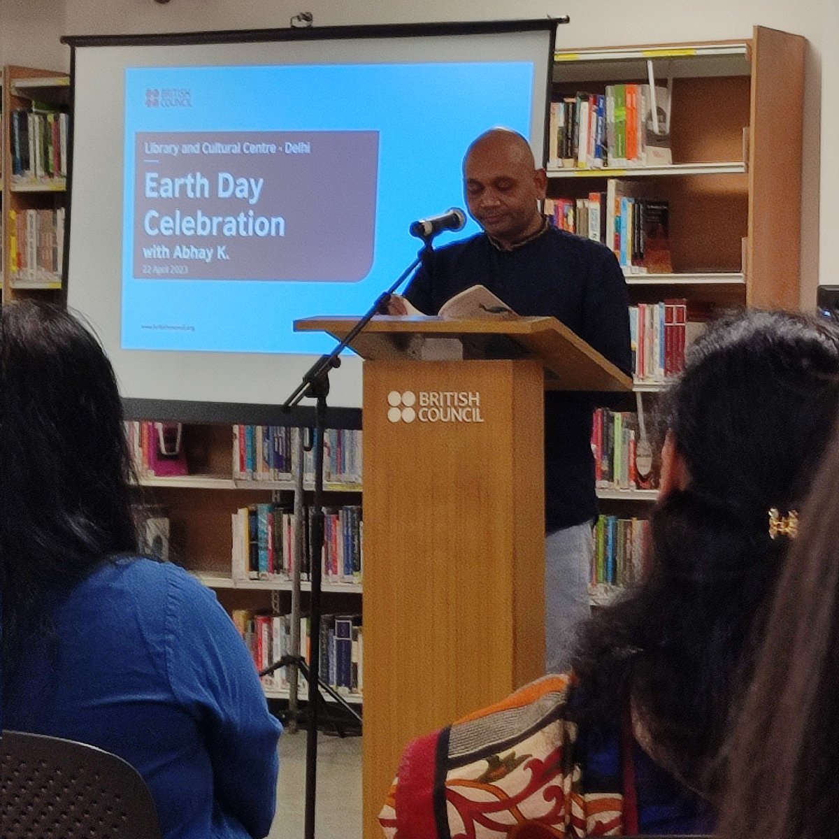 BloomsburyIndia's tweet photo. Highlights from the lovely session with @theabhayk where he read from The Six Seasons, his translation of Kalidasa’s #Ritusamhara on the occasion of #EarthDay today at the @inBritish, New Delhi. 

Thread👇 https://t.co/LaI1WfuSvX