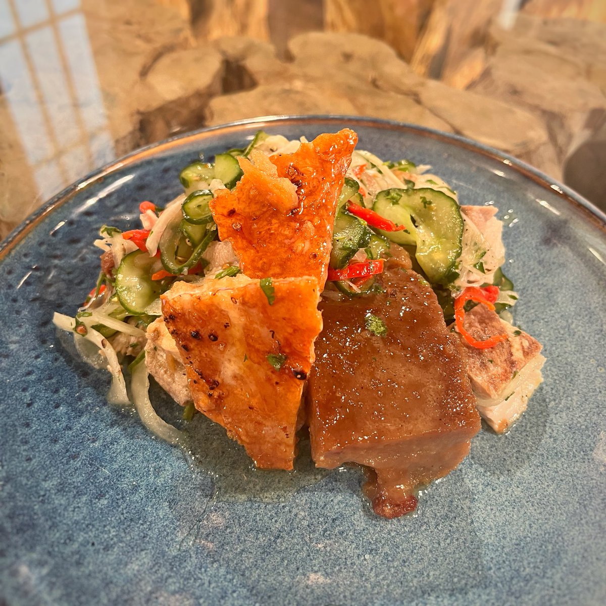 SaturdayKitchen's tweet photo. Andi Oliver whisking is away to the Caribbean with her colourful pork belly souse and cornmeal pudding! 😍

You can find @andisn16’s recipe here https://t.co/rb9wLuC4uM which @jollyolly paired with Timothy Taylor's Hopical Storm (Waitrose, £3) 🍺 https://t.co/AnmL1PDbTV