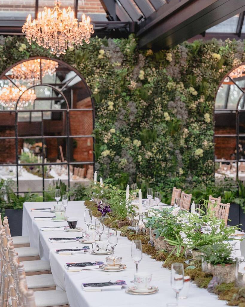 Going green for earth day 🌎🌿 Potted plants are a BRILLIANT alternative to cut flowers at your wedding… they can be reused, repurposed, and even given away as favours! Their longevity is infinite so long as you look after them 😍
.
Steph + Andy were to… instagr.am/p/CrVU-yCsi0_/