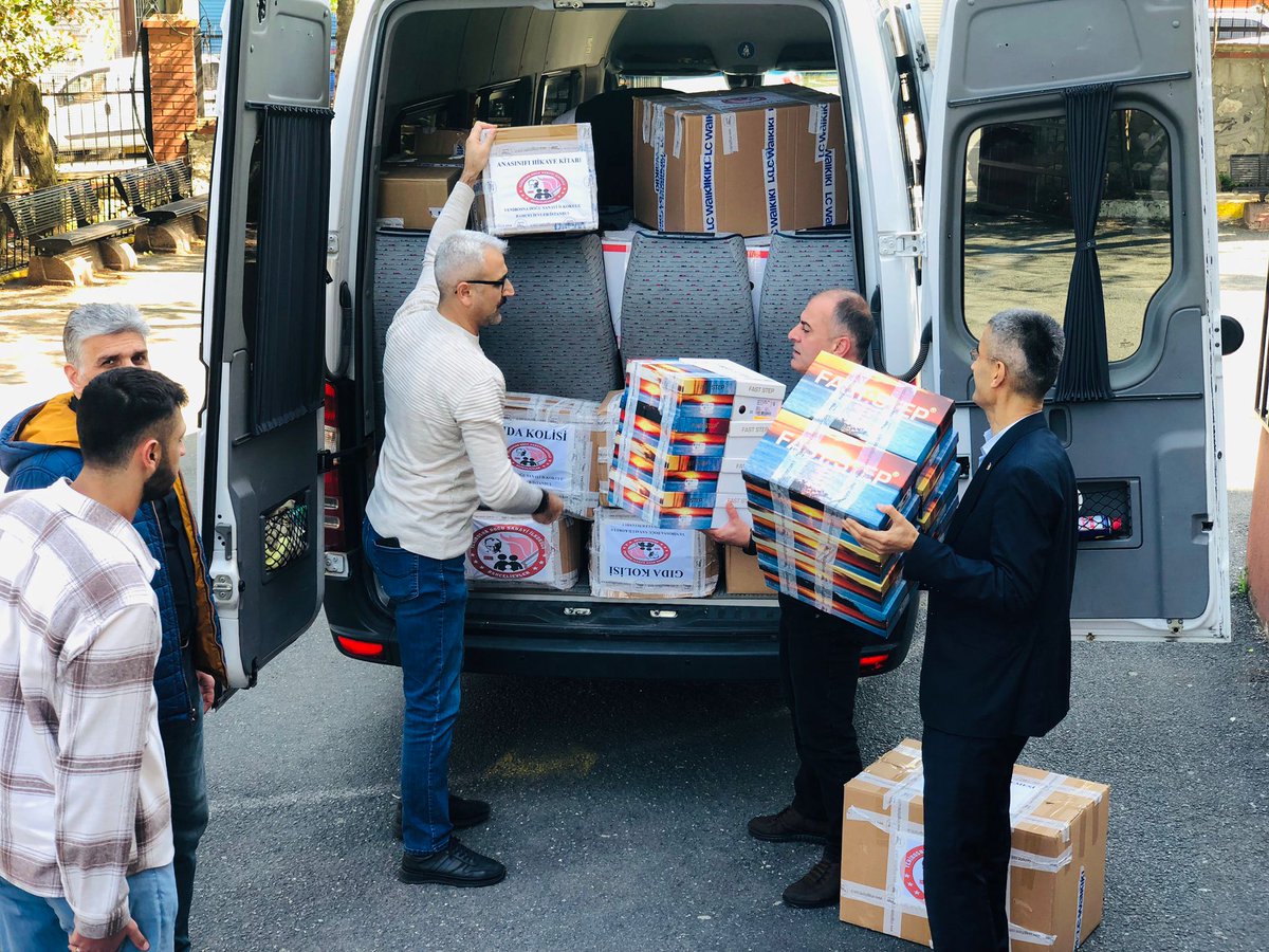 yenibosnadogu's tweet photo. Pazarcık yolundayız.23 Nisan Bayram kutlamasını  kardeş okulumuzda yapacağız. https://t.co/8N2Rxx6nf8