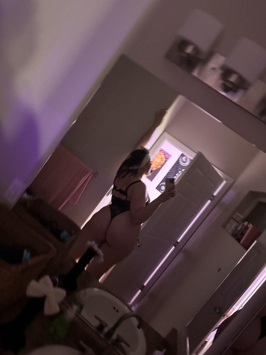 aspyn_xo's tweet photo. Mouf wide open 🥺🥵 https://t.co/inshuLRLe9