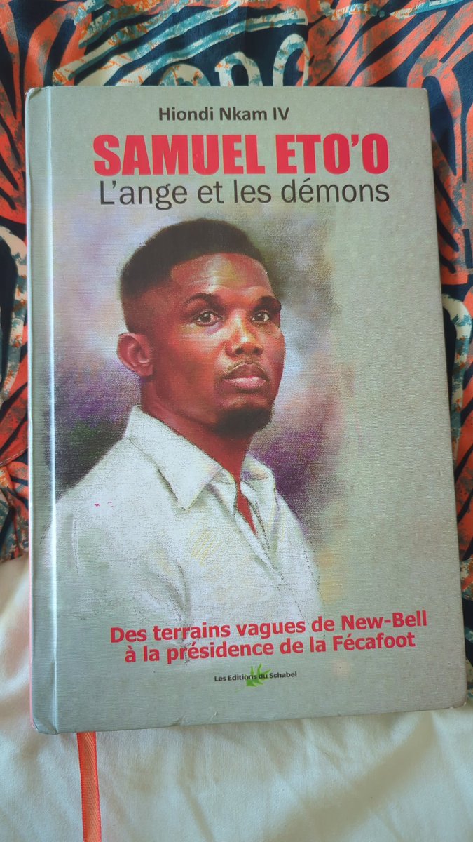 inoumba's tweet photo. Je viens de terminer cette oeuvre. Un travail de recherche impressionant de l'auteur avec un coté éditorialiste légerement débordant. Cepedant il en resort un Eto'o Complexe, Combatant, Devoué et Sacrifié pour la cause du Developpement du Football, du Cameroun et de l'Afrique. https://t.co/gcsnURSncV