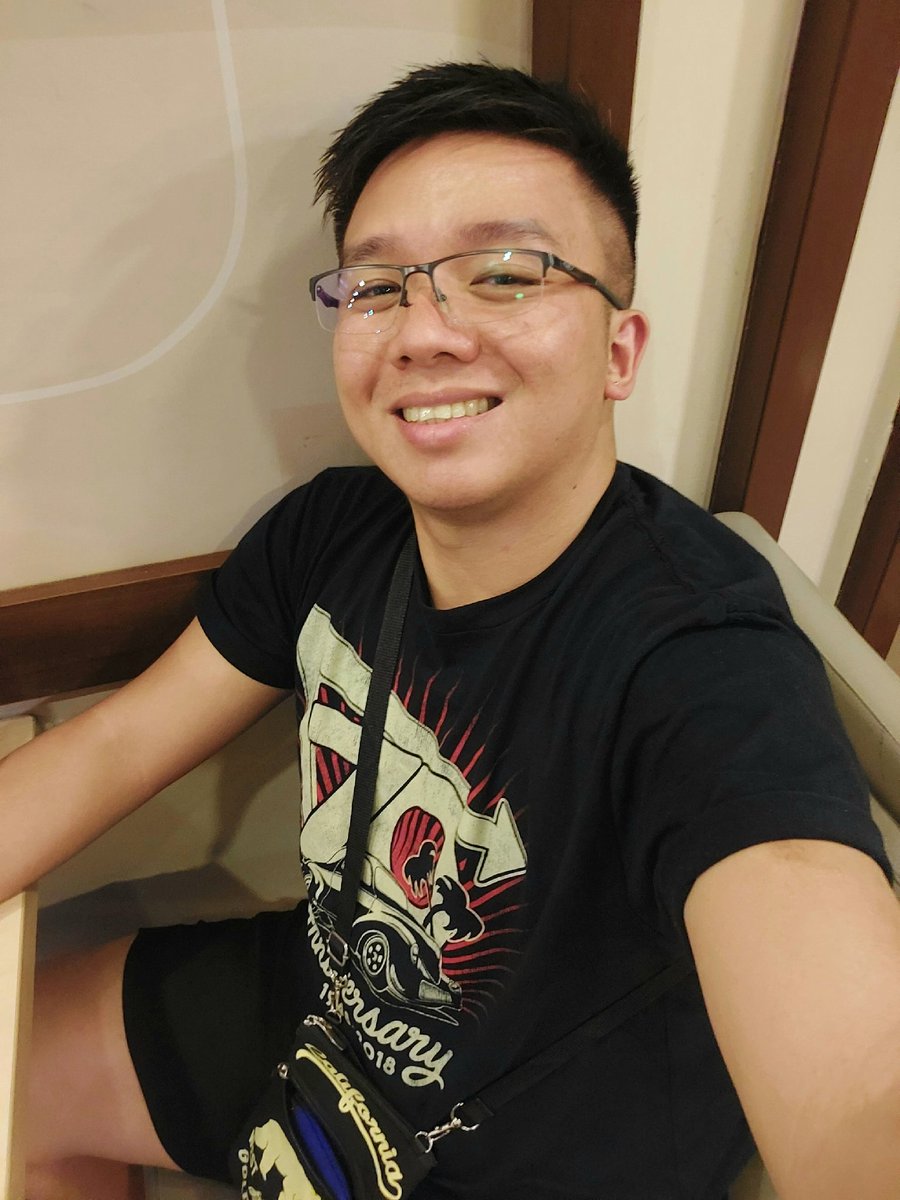 eennomeano's tweet photo. Wearing my favorite ganap attire. 
Dahil nakakatamad mag-isip  ng susuotin and I feel good wearing this shirt. See you later sa ganap/s. #ganap #twitter https://t.co/nfBs1GCy1w